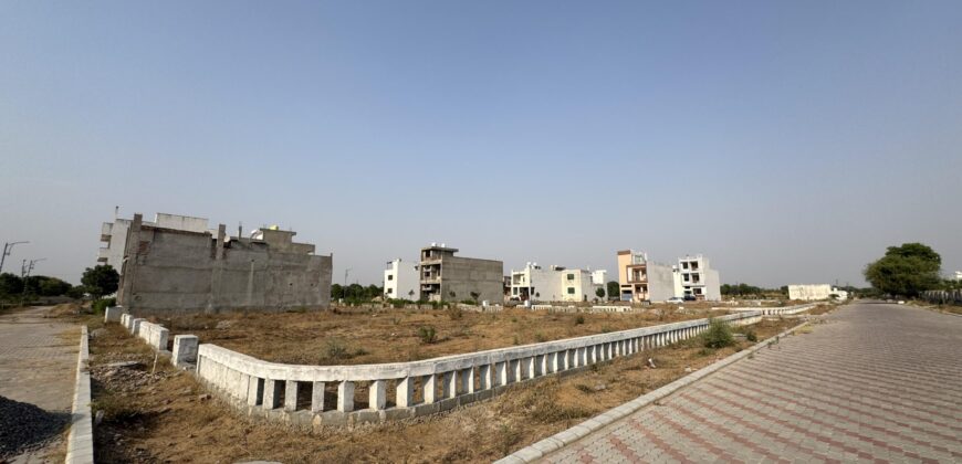 Plots on Jagdamba Nagar
