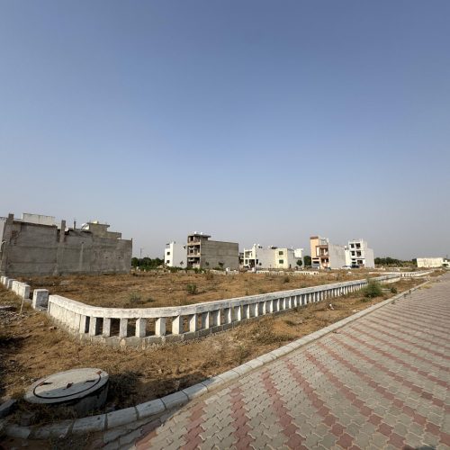 Plots on Kalwar Road
